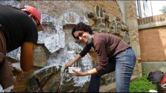 Pritika while capturing the latex moulds from the monuments (Instagram)