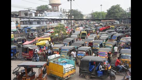 The ban which came into effect from April 1 has forced 12,000 autos and more than 200 public buses off the road. (HT Photo)