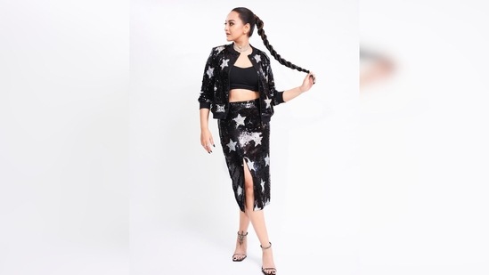 Sonakshi Sinha shows off her outfit from all angles by striking stunning poses for the camera.(Instagram/@aslisona)