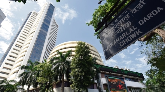 Sensex soars 708 points to end day at 59,277; Nifty closes at 17,688.(MINT_PRINT)