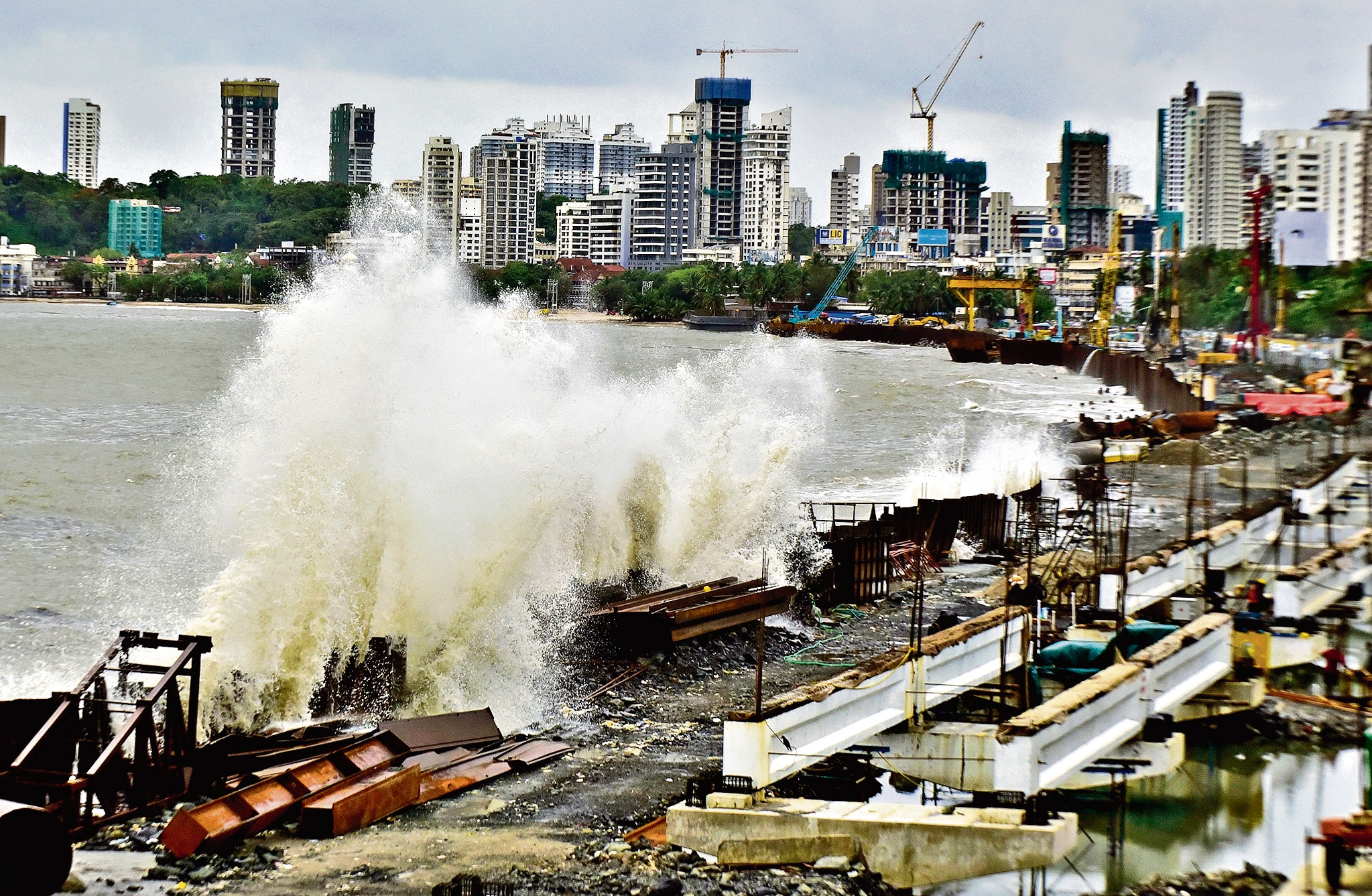 High tides lash the latest reclamations in Mumbai, as work continues on the coastal road. (HT Archives)