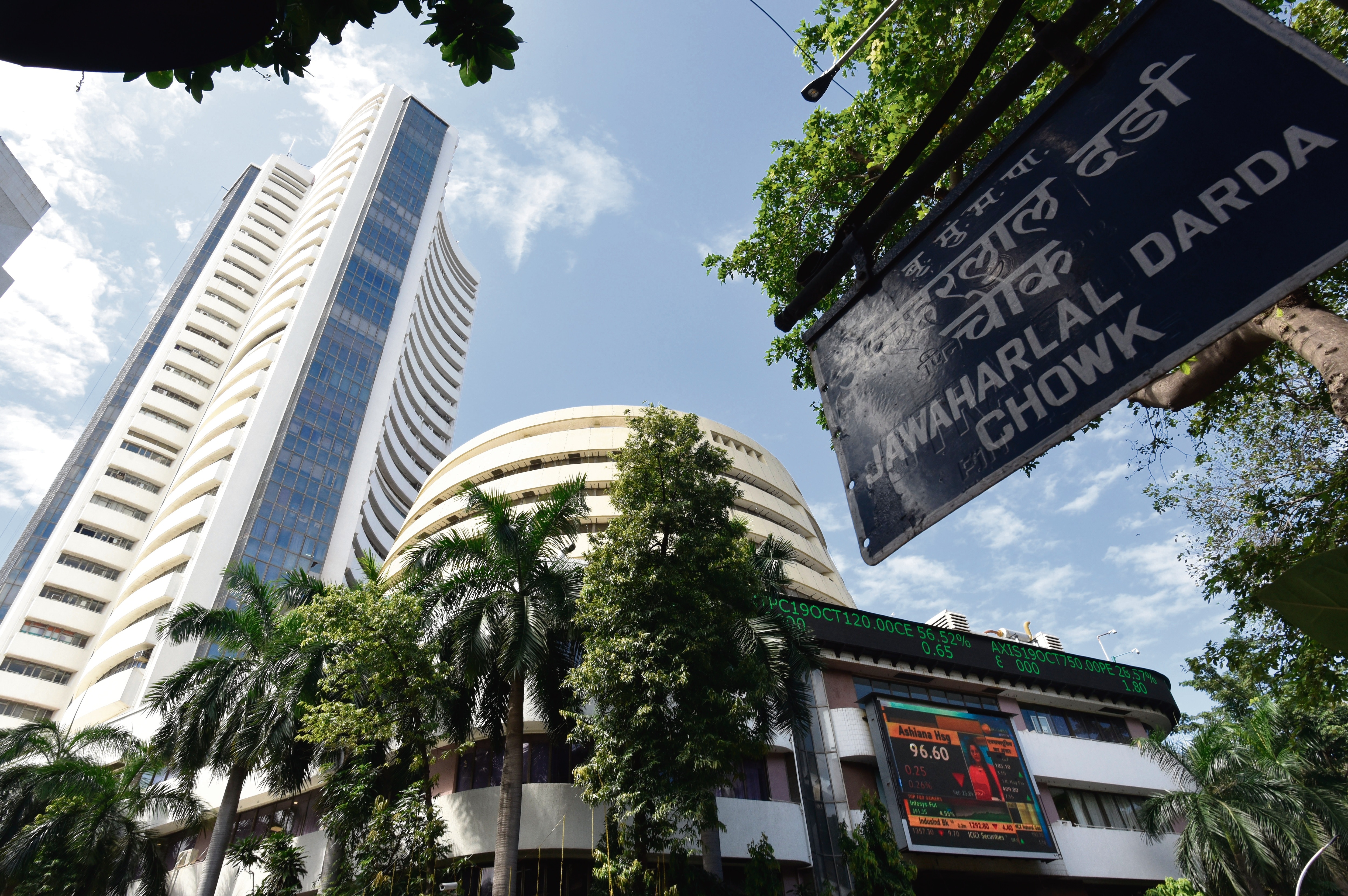 Sensex soars 708 points to end day at 59,277; Nifty closes at 17,688. (MINT_PRINT) Sensex soars 708 points to end day at 59,277; Nifty closes at 17,688. (MINT_PRINT)