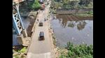The 40-year-old bridge connecting Ulhasnagar railway station and Ulhasnagar 3 would be rebuilt with an increased height, says the civic body. (HT PHOTO) The 40-year-old bridge connecting Ulhasnagar railway station and Ulhasnagar 3 would be rebuilt with an increased height, says the civic body. (HT PHOTO)