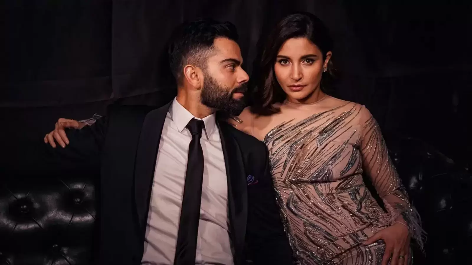 Anushka Kapoor Xx Video - Anushka poses with Virat in new pics, he declares them 'uff, too hot' |  Bollywood - Hindustan Times