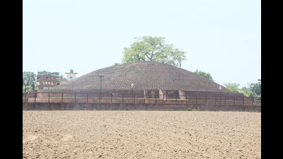 On Thursday, the cabinet minister of panchayat, archaeology and museums, Devender Singh Babli inspected the site and ordered a renovation of the place to the officials concerned. (HT Photo) On Thursday, the cabinet minister of panchayat, archaeology and museums, Devender Singh Babli inspected the site and ordered a renovation of the place to the officials concerned. (HT Photo)