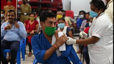 On those aged between 15 and 18 years, the department said it has vaccinated 28,80,878 people (86.10 per cent) with first dose and 2,115,293 (63.22 per cent) with second jab so far. (HT Archives)