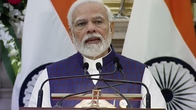 PM Modi welcomed his Nepal counterpart on Saturday.&nbsp; (Twitter )