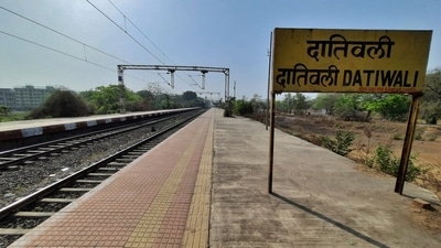 While the existing Datiwali halt station is between Diva and Panvel, there is a demand for another Datiwali station between Kopar and Diva stations. (PRAFUL GANGURDE/HT PHOTO) While the existing Datiwali halt station is between Diva and Panvel, there is a demand for another Datiwali station between Kopar and Diva stations. (PRAFUL GANGURDE/HT PHOTO)