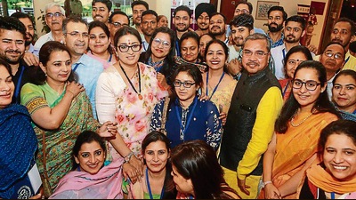 Smriti Irani, who was in Chandigarh, requested stakeholders to use the ‘Mission Shakti’ scheme implementation guidelines in their assessment. (HT PHOTO )
