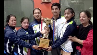 Visually-challenged Roshni Patra’s (3rd from left) medals open eyes for Kalyan Dombivli Municipal Corporation to build dedicated playground for the disabled sportspersons. In the photo are Roshni with other medal winners from Kalyan-Dombivli. (HT PHOTO)