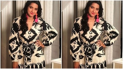 Shruti Seth's Standing Ushtrasana is our weekend fitness inspo (Instagram/@shru2kill) Shruti Seth's Standing Ushtrasana is our weekend fitness inspo (Instagram/@shru2kill)