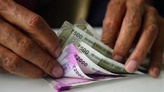 Michael Okhonko is the mastermind of the crime and used to pay ₹2,000 to every person who helped him open a new bank account. (MINT PHOTO.)