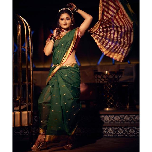 Rashami Desai (PHOTO: INSTAGRAM) Rashami Desai (PHOTO: INSTAGRAM)