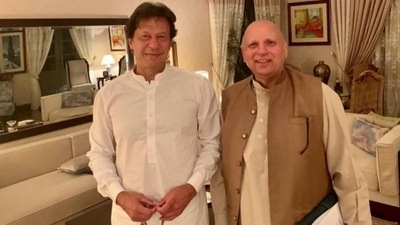 Muhammad Sarwar with Pakistan PM Imran Khan. (File) Muhammad Sarwar with Pakistan PM Imran Khan. (File)