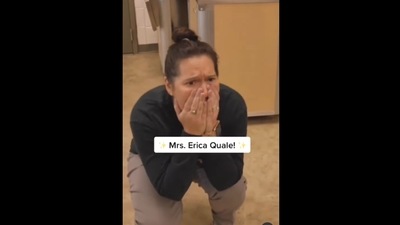 The teacher named Erica Quale won the $25,000 Milken Award and her reaction is heartwarming to watch. (goodnews_movement/Instagram) The teacher named Erica Quale won the $25,000 Milken Award and her reaction is heartwarming to watch. (goodnews_movement/Instagram)