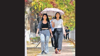 Met officials have predicted that the dry spell in the comings days in Chandigarh, with the temperature likely to reach up to 41°C in the next five days. (HT File)