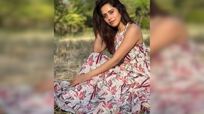 Nushrratt Bharuccha took some pictures in the outfit under the clear blue sky for her Instagram family. (Instagram/@nushrrattbharuccha) Nushrratt Bharuccha took some pictures in the outfit under the clear blue sky for her Instagram family. (Instagram/@nushrrattbharuccha)