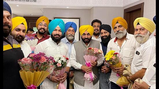 Representatives and dignitaries of the Sikh society of Gujarat called on Punjab chief minister Bhagwant Mann on Sunday, after the latter’s visit to the Swaminarayan Temple in Gujarat’s Shahibaug with Aam Aadmi Party (AAP) national convener Arvind Kejriwal.