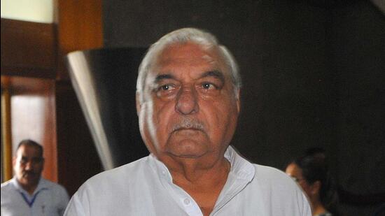 Former Haryana chief minister Bhupinder Singh Hooda said all political parties will have to show solidarity in the interest of the state and all parties will have to clarify their opinion over the Chandigarh issue. (HT File Photo)