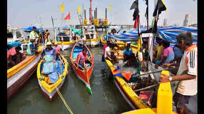 Despite clear instructions from the HC, the committee did not feature any members from the fishing community. Multiple fisherfolk groups have objected to this move, both before and after the publication of the draft policy. (Satish Bate/HT PHOTO) Despite clear instructions from the HC, the committee did not feature any members from the fishing community. Multiple fisherfolk groups have objected to this move, both before and after the publication of the draft policy. (Satish Bate/HT PHOTO)
