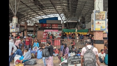 As per the railway’s plans, five lifts and two ramps will come up at Pune railway station. (Shankar Narayan/HT PHOTO) As per the railway’s plans, five lifts and two ramps will come up at Pune railway station. (Shankar Narayan/HT PHOTO)