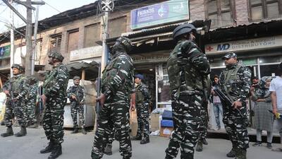 Paramilitary forces at the site of a militant attack in Maisuma, Srinagar, on Monday. A CRPF jawan was killed and another injured in the attack. (Waseem Andrabi/HT) Paramilitary forces at the site of a militant attack in Maisuma, Srinagar, on Monday. A CRPF jawan was killed and another injured in the attack. (Waseem Andrabi/HT)