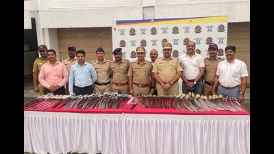 Dighe police seized 97 swords ordered by courier on Monday. (HT PHOTO)