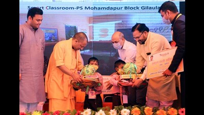 Take every child to school, provide them all facilities, CM asks officials, people’s reps in Shravasti (HT photo) Take every child to school, provide them all facilities, CM asks officials, people’s reps in Shravasti (HT photo)