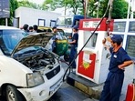 The rise in CNG prices is likely to impact the operations of ride hailers such as Uber and Ola.(MINT_PRINT) The rise in CNG prices is likely to impact the operations of ride hailers such as Uber and Ola.(MINT_PRINT)