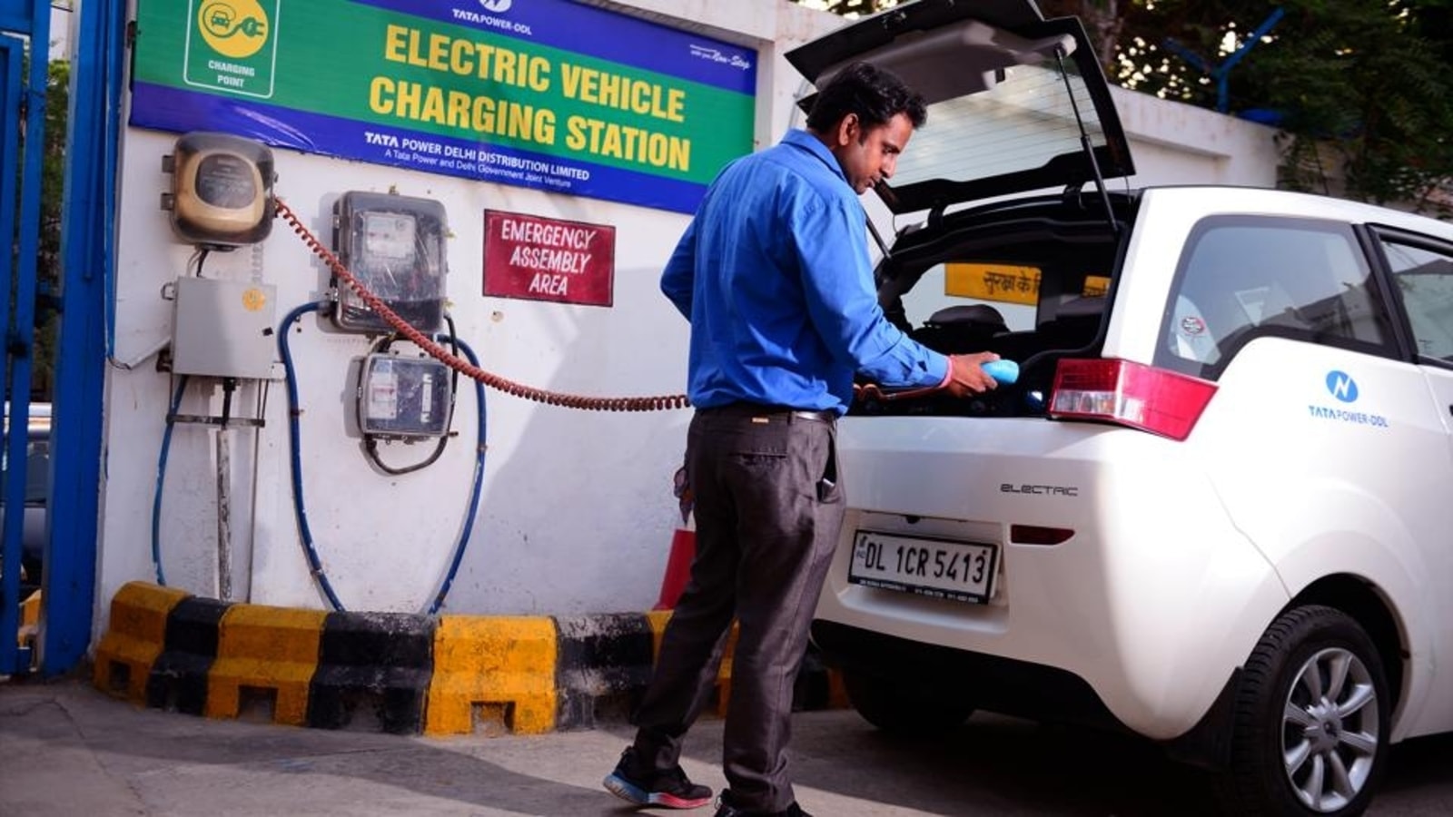 Tata power charging hot sale station cost