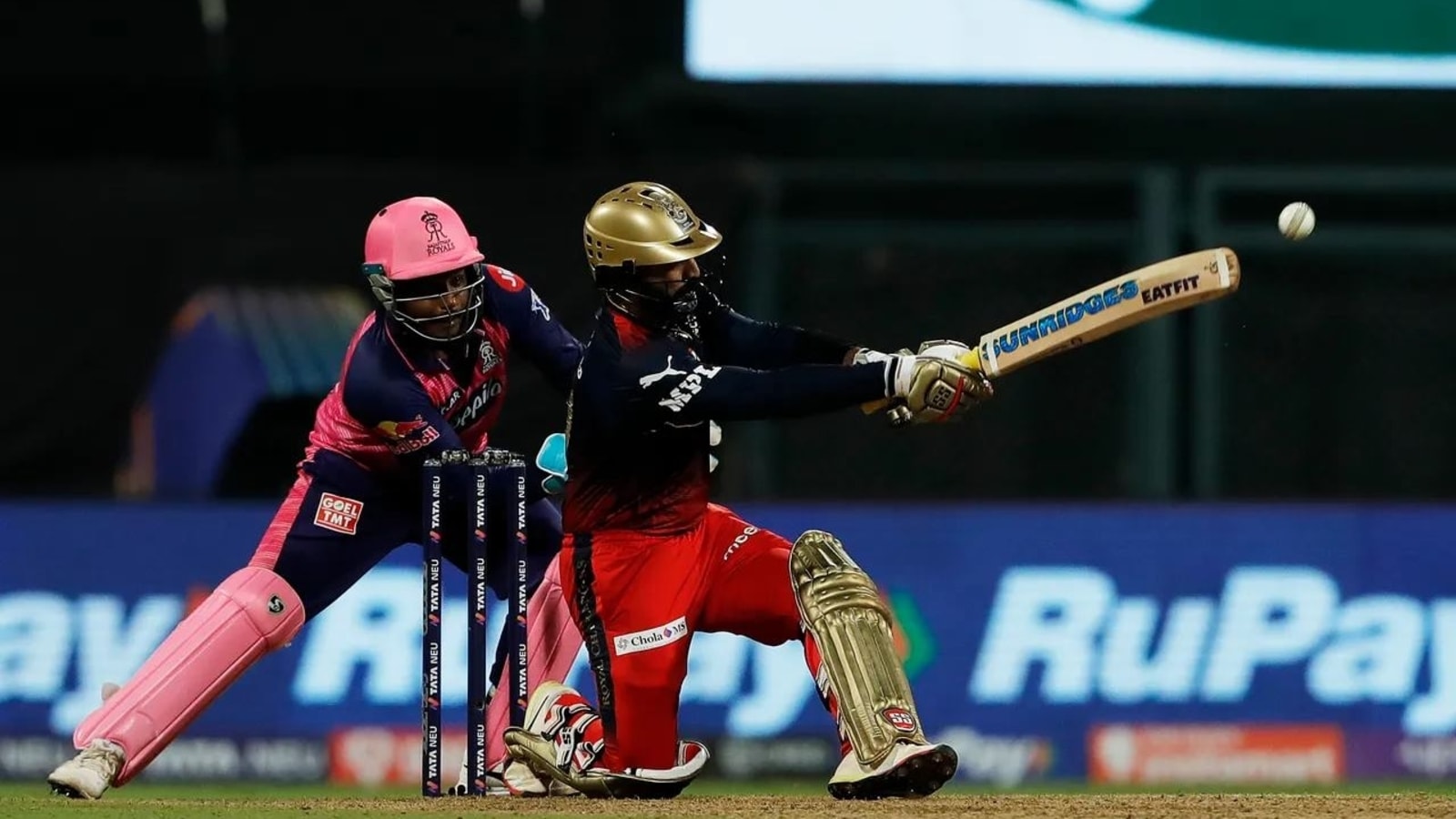 IPL 2022, RR vs RCB highlights Karthik, Shahbaz lead RCB to four-wicket win Hindustan Times