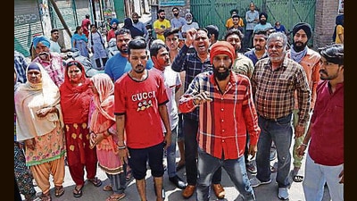 Lodging their protest against choked sewer lines, which they claimed had not been cleared out in four years, Manjit Nagar residents dumped sewer waste in the office of Sector 47 councillor Priya Kaira. (Gurpreet Singh/HT) Lodging their protest against choked sewer lines, which they claimed had not been cleared out in four years, Manjit Nagar residents dumped sewer waste in the office of Sector 47 councillor Priya Kaira. (Gurpreet Singh/HT)