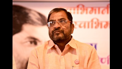 The Swabhimani Shetkari Sanghatana (SSS) lead by farmer leader Raju Shetti has announced to break its alliance with the Maha Vikas Agadhi (MVA) on Tuesday. (HT FILE PHOTO)
