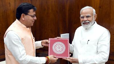 Uttarakhand chief minister Pushkar Singh Dhami met Prime Minister Narendra Modi in New Delhi on Tuesday in his first visit to the national capital after taking oath for a second term. (ANI) Uttarakhand chief minister Pushkar Singh Dhami met Prime Minister Narendra Modi in New Delhi on Tuesday in his first visit to the national capital after taking oath for a second term. (ANI)