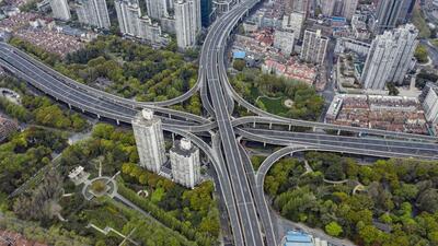 Empty roads during a phased lockdown due to Covid-19 in Shanghai, China, on Tuesday. (Bloomberg) Empty roads during a phased lockdown due to Covid-19 in Shanghai, China, on Tuesday. (Bloomberg)