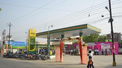 With the Maharashtra government reducing the Value Added Tax (VAT) on natural gas on April 1, MGL slashed the rates of CNG by ₹6 and PNG by ₹3.50/SCM (HT Photo) With the Maharashtra government reducing the Value Added Tax (VAT) on natural gas on April 1, MGL slashed the rates of CNG by ₹6 and PNG by ₹3.50/SCM (HT Photo)