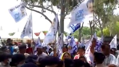 AAP workers protest in Chandigarh against hike in water tariff (ANI)