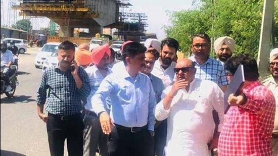 MLA Gurpreet Bassi Gogi inspection the ongoing work of the roads along Elevated Road project on Ferozepur Road in Ludhiana on April 05, 2022. (HT PHOTO)