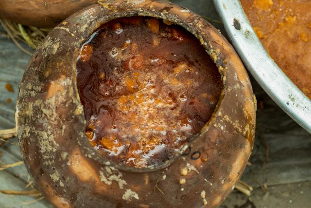 Liquid palm jaggery (Shutterstock)