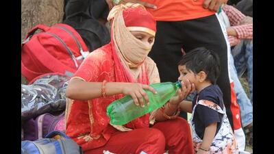 While it was 37.2°C on Tuesday, the maximum temperature in Chandigarh rose slightly to 37.5°C on Wednesday, four degrees above normal. (HT File Photo) While it was 37.2°C on Tuesday, the maximum temperature in Chandigarh rose slightly to 37.5°C on Wednesday, four degrees above normal. (HT File Photo)