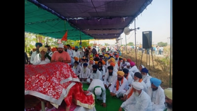 Behbal Kalan firing: Protestors block NH54, give two-day ultimatum to government (HT) Behbal Kalan firing: Protestors block NH54, give two-day ultimatum to government (HT)