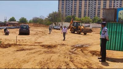 The residents of Vipul Lavanya have alleged that “despite having a three-way road access to the colony, they have been facing issues in commuting, as the main 24-metre road was blocked a few months ago and the other roads are also in poor condition”. (SOURCED) The residents of Vipul Lavanya have alleged that “despite having a three-way road access to the colony, they have been facing issues in commuting, as the main 24-metre road was blocked a few months ago and the other roads are also in poor condition”. (SOURCED)