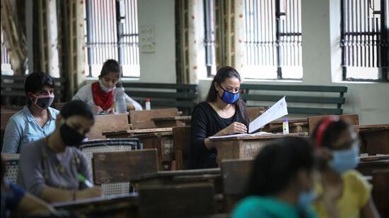 Teachers in Ludhiana say that due to this enrolment drive , they are struggling to make time even for lectures (HT FILE)