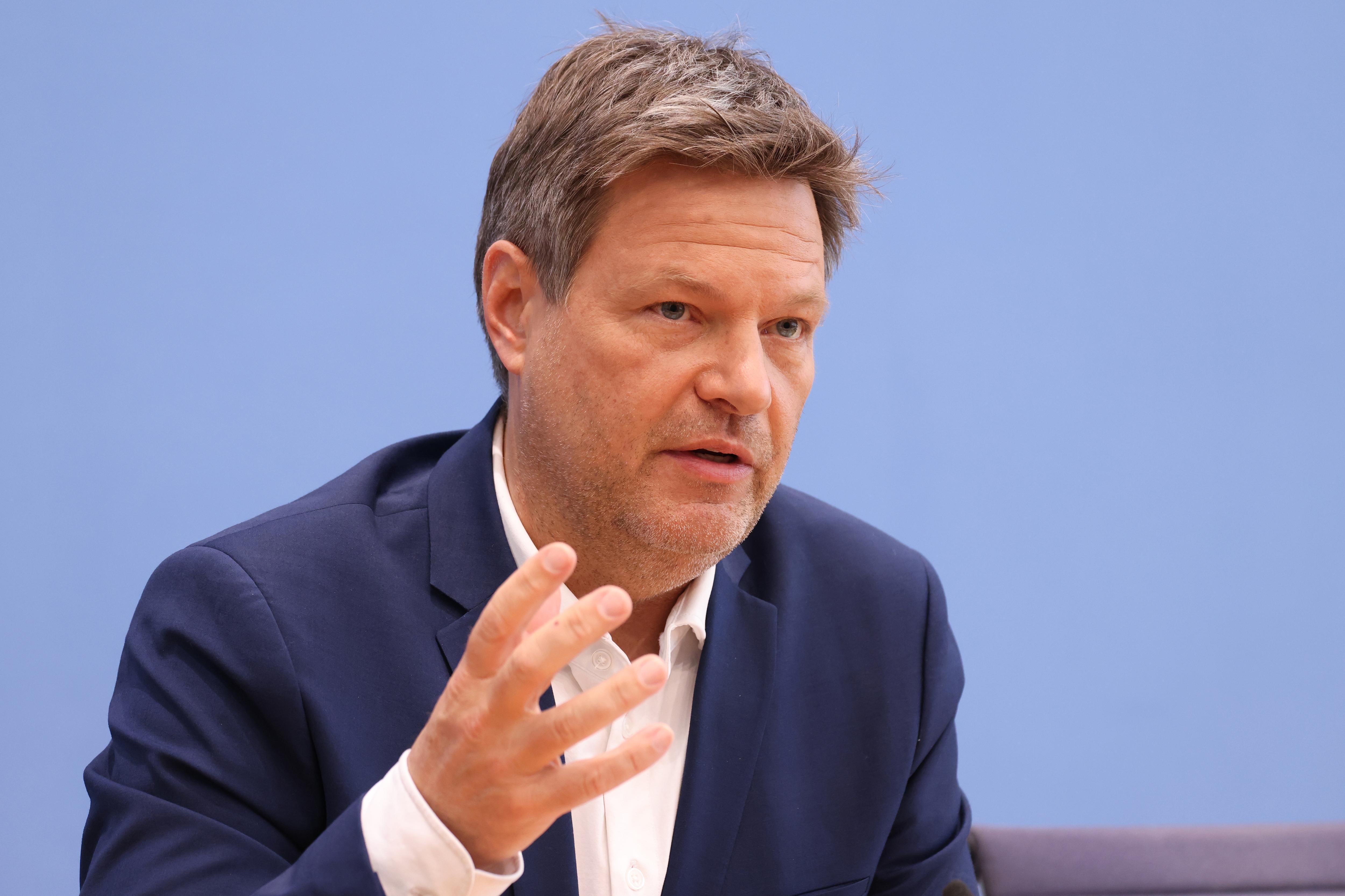 Robert Habeck, Germany's economy and climate minister, speaks during a news conference in Berlin, Germany, on Wednesday, April 6, 2022. (Bloomberg) Robert Habeck, Germany's economy and climate minister, speaks during a news conference in Berlin, Germany, on Wednesday, April 6, 2022. (Bloomberg)