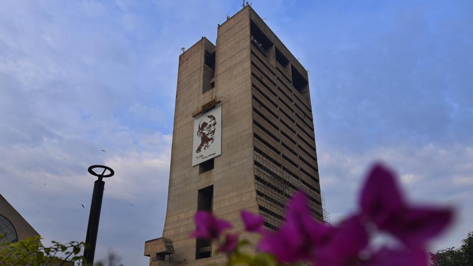 An NDMC official said it was standard practice in previous years for the civic body to permit employees who are fasting during Ramzan to leave from office early.(Amal KS/HT file photo)