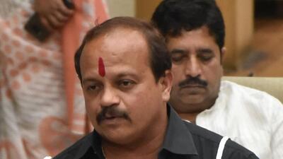 According to MNS office bearers, Vasant More took a soft stand on Thackeray’s decision, which backfired. As a city unit president, it was his duty to abide by the party chief and not bring personal opinions into the fore. (Pratham Gokhale/HT Photo) According to MNS office bearers, Vasant More took a soft stand on Thackeray’s decision, which backfired. As a city unit president, it was his duty to abide by the party chief and not bring personal opinions into the fore. (Pratham Gokhale/HT Photo)