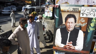 A portrait of Imran Khan, Pakistan's prime minister, at a market in Islamabad, Pakistan. (Bloomberg)