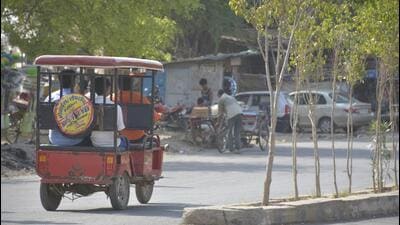 The court took strong exception to the government’s submission that till December 22, 2021, there are 110,430 registered e-rickshaws plying on the streets of the national capital of which only 29,741 have fitness clearance. (Representational image/HT Archive) The court took strong exception to the government’s submission that till December 22, 2021, there are 110,430 registered e-rickshaws plying on the streets of the national capital of which only 29,741 have fitness clearance. (Representational image/HT Archive)