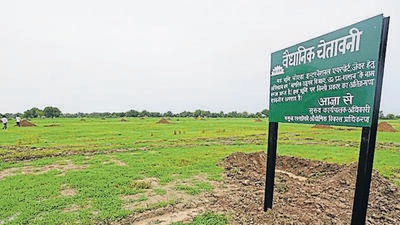 Jewar, India - August 6, 2019: The Yamuna Expressway industrial development authority has started taking physical possession of agricultural land for Noida International Greenfield Airport Limited to be developed at Jewar along 165km Yamuna Expressway, in Jewar, Uttar Pradesh, India on Tuesday, August 06, 2019. On the first day the YEIDA took possession of 80 hectares of land in Ranhera village amid presence of top officials from the Gautam Budh Nagar administration and the YEIDA. (Photo by Virendra Singh Gosain/ Hindustan Times) **To go with Vinod Rajput’s story** (Virendra Singh Gosain/HT PHOTO) Jewar, India - August 6, 2019: The Yamuna Expressway industrial development authority has started taking physical possession of agricultural land for Noida International Greenfield Airport Limited to be developed at Jewar along 165km Yamuna Expressway, in Jewar, Uttar Pradesh, India on Tuesday, August 06, 2019. On the first day the YEIDA took possession of 80 hectares of land in Ranhera village amid presence of top officials from the Gautam Budh Nagar administration and the YEIDA. (Photo by Virendra Singh Gosain/ Hindustan Times) **To go with Vinod Rajput’s story** (Virendra Singh Gosain/HT PHOTO)