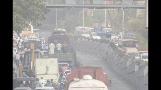 The area residents have been complaining about an increase in air pollution and claimed that the waste depot is constantly on fire due to the indifferent role of the municipal administration. (HT FILE PHOTO)